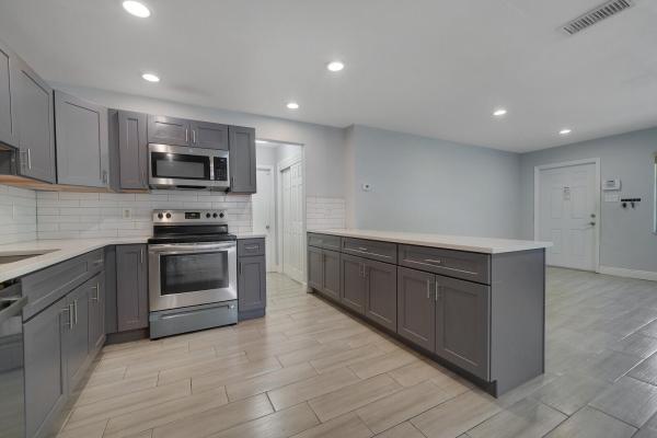 Crystal Lake Golf Villas, 1060 NW 49th Ct, Deerfield Beach, Florida 33064, image 2