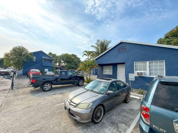 Lakeview Ridge, 1000 W Lakewood Rd, West Palm Beach, Florida 33405, image 3