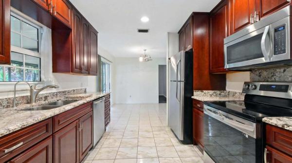 Palm Springs Village, 428 Alemeda Dr, Palm Springs, Florida 33461, image 3