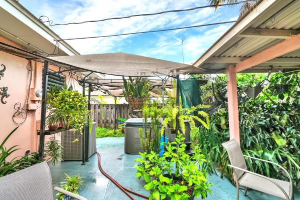 Lake Worth Town, 1106 S F St, Lake Worth Beach, Florida 33460, image 1