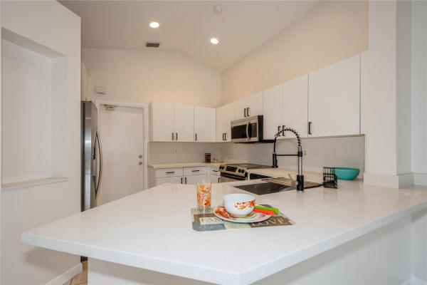 Magnolia Ridge, 4367 Dogwood Cir, Weston, Florida 33331, image 3