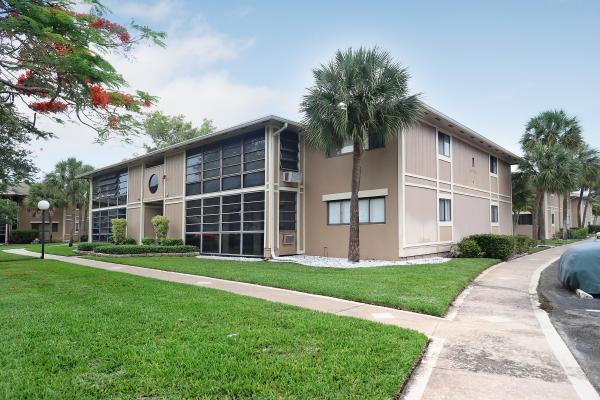 7801 Ashmont Cir #104, Tamarac, Florida 33321, image 3