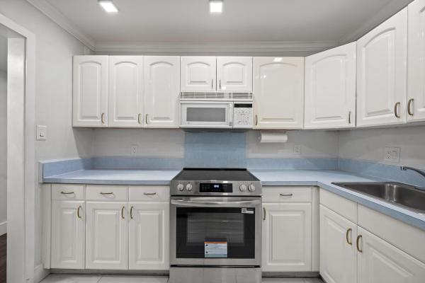 Boca Club, 22615 SW 66th Ave #208, Boca Raton, Florida 33428, image 2