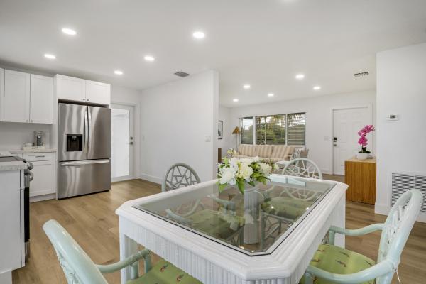 Lake Park Manor, 2516 Lorraine Ct, North Palm Beach, Florida 33403, image 2
