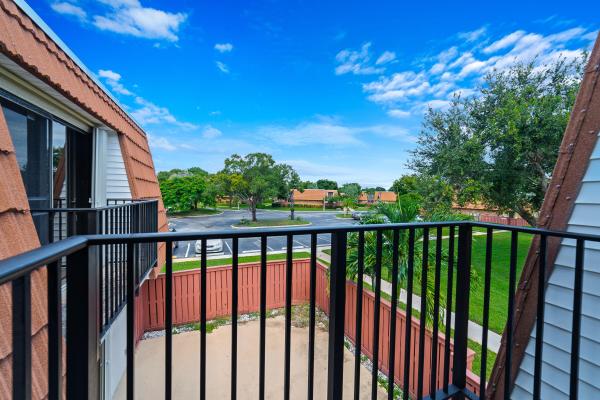 Waterford Courtyards At Crystal Lakes North, 2952 SW 12th St, Deerfield Beach, Florida 33442, image 2