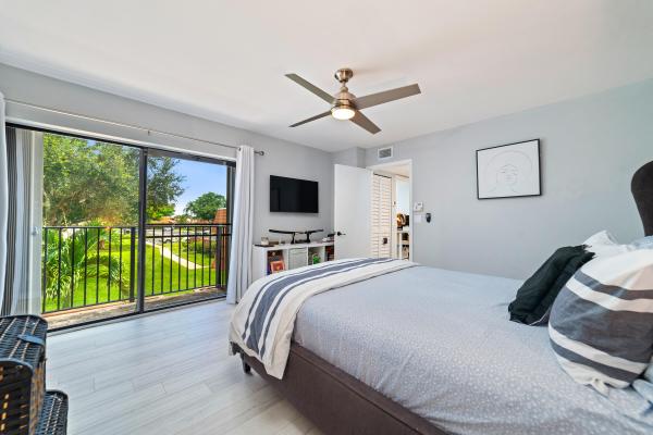 Waterford Courtyards At Crystal Lakes North, 2952 SW 12th St, Deerfield Beach, Florida 33442, image 3