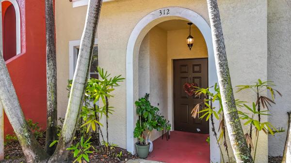 312 Bayfront Dr, Boynton Beach, Florida 33435, image 2