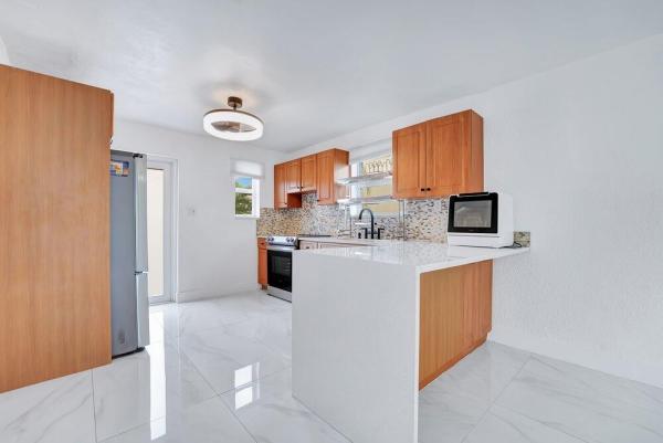 Liberia, 2220 Hope St, Hollywood, Florida 33020, image 1