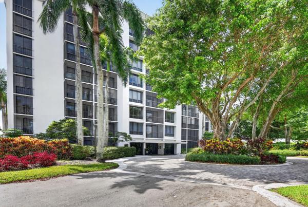 Willow Wood Midrise At Boca Country Club, 6805 Willow Wood Dr #5051, Boca Raton, Florida 33434, image 1