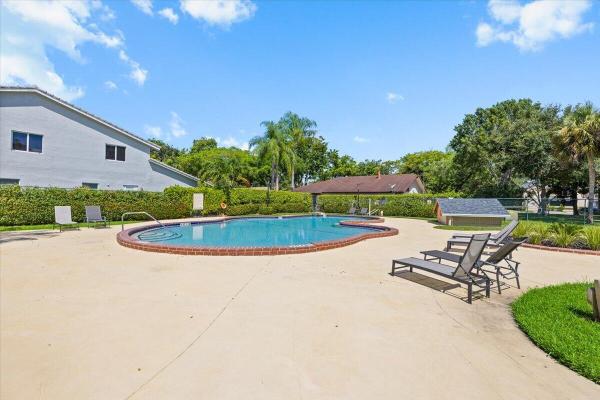 130 Wimbledon Lake Dr, Plantation, Florida 33324, image 1