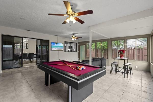 Sugar Pond Manor, 13575 Columbine Ave, Wellington, Florida 33414, image 2