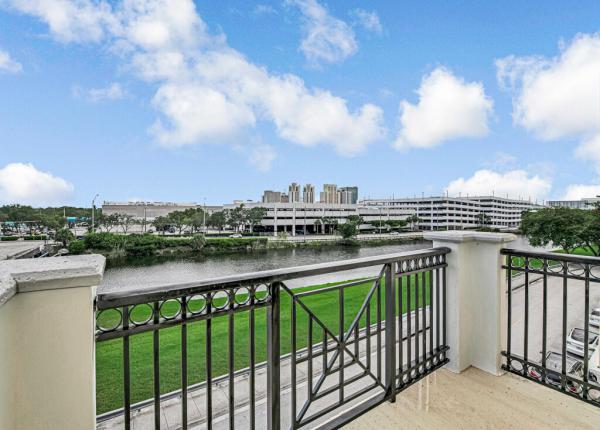 8390 SW 72nd Ave #303, Unincorporated Dade County, Florida 33143, image 2