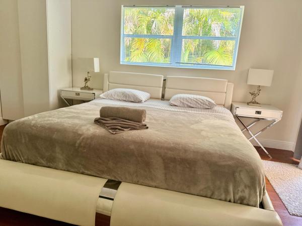 Hollywood Little Ranches, 2418 Van Buren St, Hollywood, Florida 33020, image 1