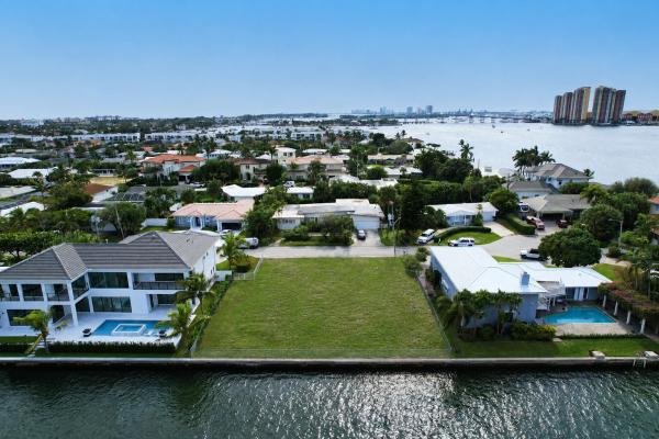 Palm Beach Isles, 1050 Bimini Ln, Riviera Beach, Florida 33404, image 2
