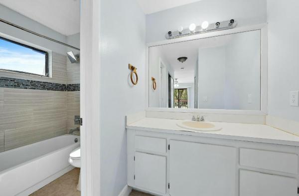 Lake Colony, 4012 Palm Bay Cir #D, West Palm Beach, Florida 33406, image 2