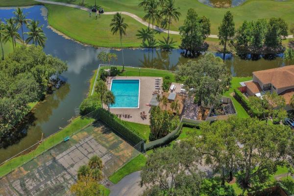 Lago West, 734 NW 132nd Ter, Plantation, Florida 33325, image 2
