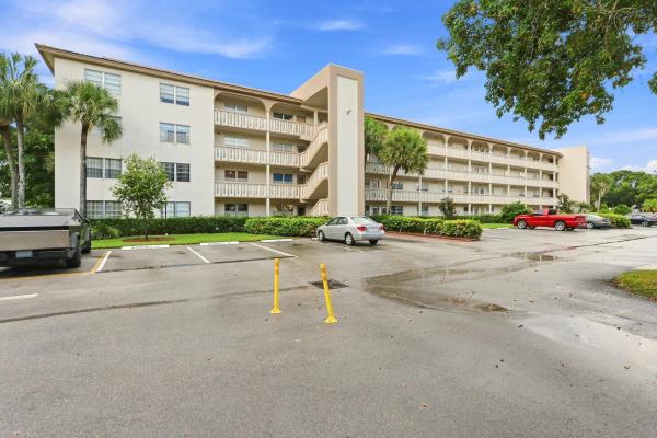 Lucaya Village, 2101 Lucaya Bnd #C1, Coconut Creek, Florida 33066, image 2