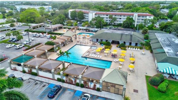 Lucaya Village, 2101 Lucaya Bnd #C1, Coconut Creek, Florida 33066, image 1