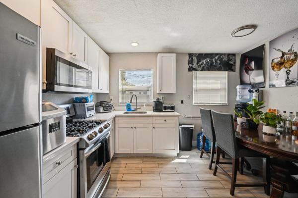 Bunker Hill, 924 Mcintosh St, West Palm Beach, Florida 33405, image 1