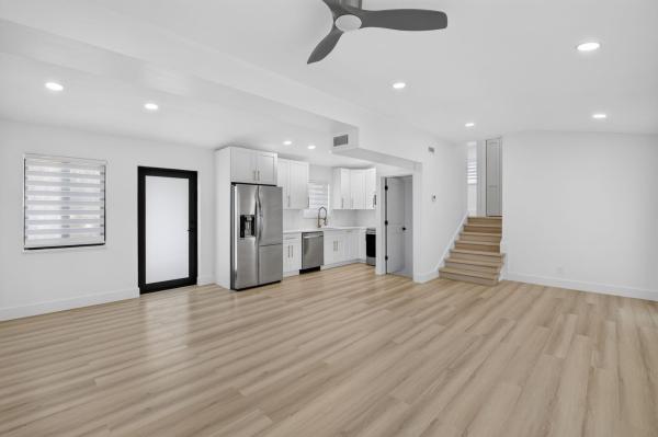 Whisem, 401 NE 15th Ter, Boca Raton, Florida 33432, image 2
