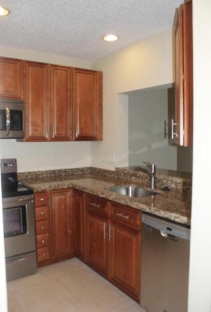 Kensington Walk, 21943 Remsen Ter #204, Boca Raton, Florida 33433, image 2