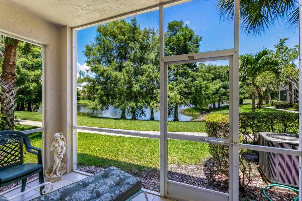 Palmbrooke Townhomes, 4976 Palmbrooke Cir, West Palm Beach, Florida 33417, image 2