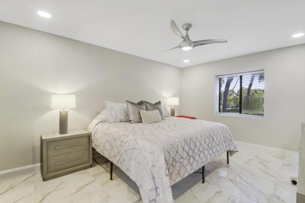 Dunbar Woods, 1143 Duncan Cir #202, Palm Beach Gardens, Florida 33418, image 2