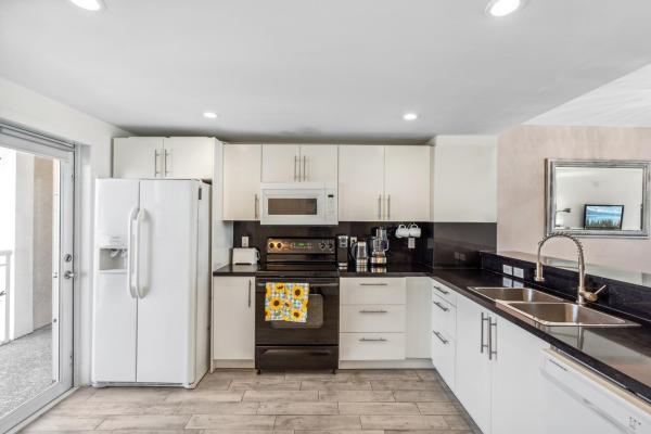 Admiralty Towers Apartments, 750 N Ocean Blvd #1507, Pompano Beach, Florida 33062, image 1