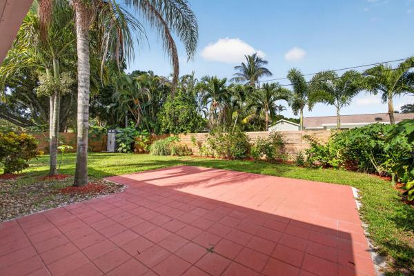 Brentwood, 502 Circle E, Jupiter, Florida 33458, image 3