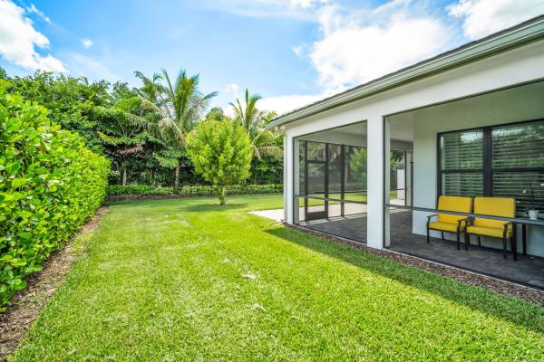 Valencia Grand, 9285 Mountain Pine Grv, Boynton Beach, Florida 33473, image 3