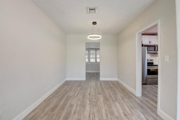Linns, 348 SE 4th Ave, Delray Beach, Florida 33483, image 2