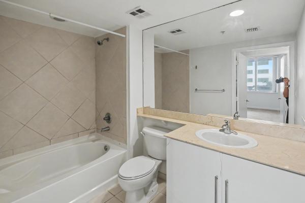 One Miami East, 335 S Biscayne Blvd #1002, Miami, Florida 33131, image 1