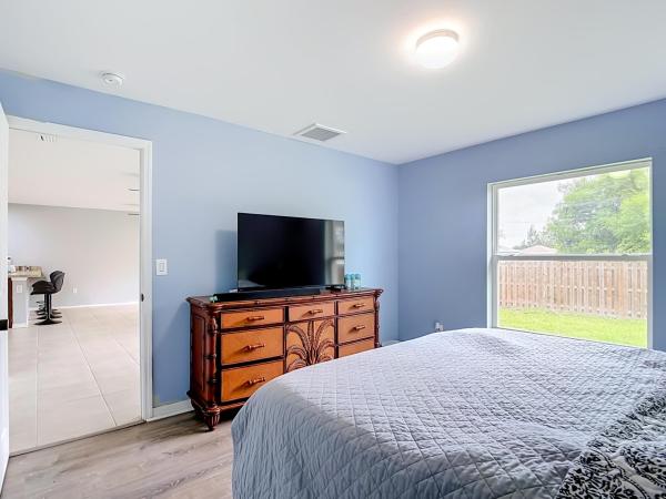 Cape Coral Residential, 4306 NE 24th Pl, Cape Coral, Florida 33909, image 2