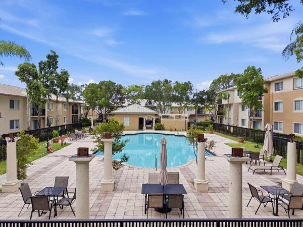 Grand View At Crestwood, 900 Crestwood Ct S #920, Royal Palm Beach, Florida 33411, image 2