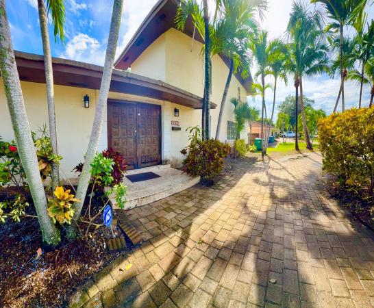 2390 NE 199th St, Aventura, Florida 33180, image 1