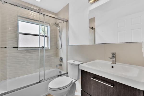 Banyan Oakridge, 3307 SW 49th St, Hollywood, Florida 33312, image 2