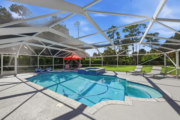 Pinewood Of Wellington, 13670 Doubletree Trl, Wellington, Florida 33414, image 2