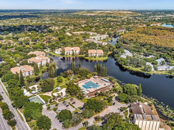Applewood Village 1, 2659 Carambola Cir N #306, Coconut Creek, Florida 33066, image 2