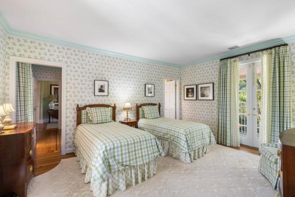 The Estate Section Of Palm Beach, 198 Via Marina, Palm Beach, Florida 33480, image 1