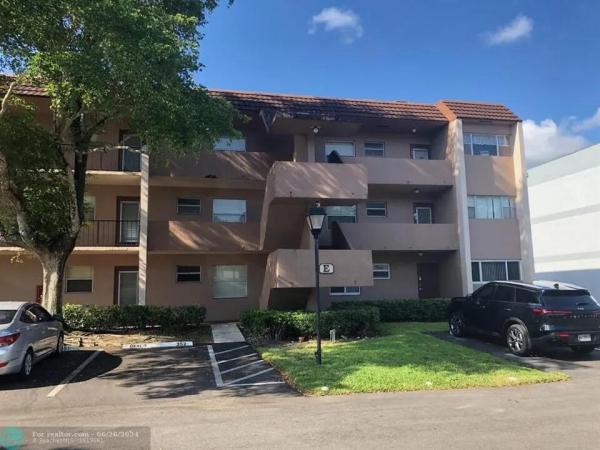 Sands Point, 8350 Sands Point Blvd #310E, Tamarac, Florida 33321, image 3