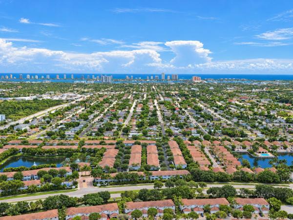 Thousand Oaks, 2145 Oakmont Dr, Riviera Beach, Florida 33404, image 1