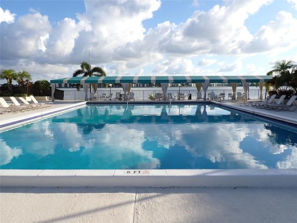 Lake Emerald, 106 Lake Emerald Dr #401, Oakland Park, Florida 33309, image 2