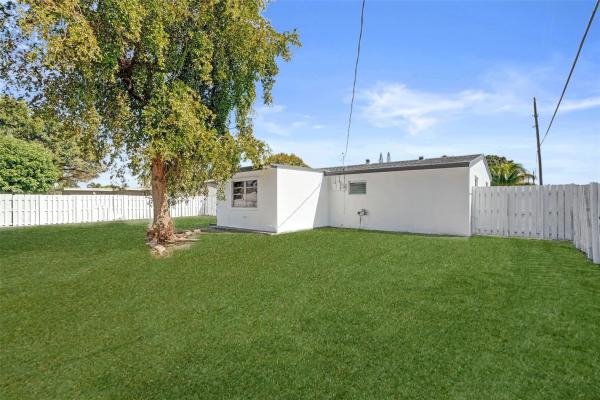 Coral Manor, 1437 SW 1st Ave, Deerfield Beach, Florida 33441, image 1