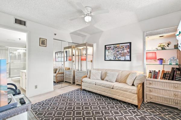Huntington Lakes 5, 7290 Kinghurst Dr #403, Delray Beach, Florida 33446, image 3