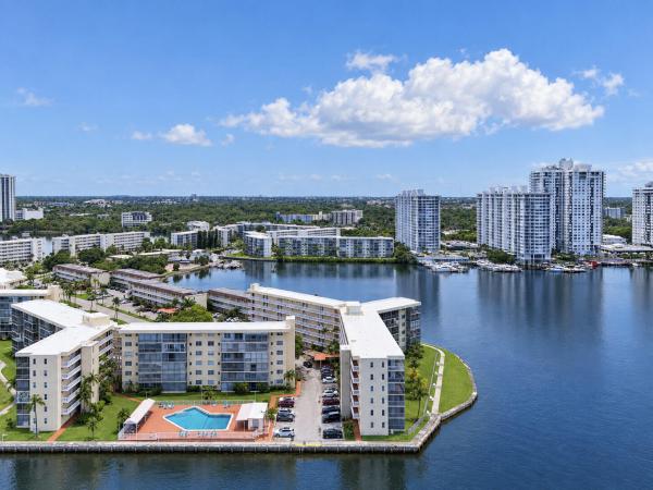 Point East, 2999 Point East Dr #C-109, Aventura, Florida 33160, image 1