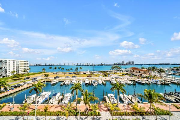 220 Lake Shore Dr DRIVE #502, Lake Park, Florida 33403, image 3