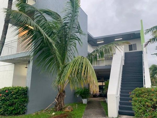 Evergreen Lawns, 2210 NW 34th St #303, Miami, Florida 33142, image 2