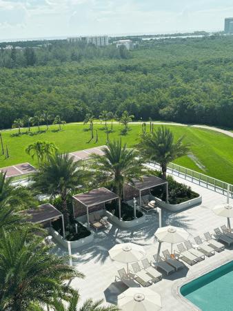 2411 Laguna Cir CIRCLE #1104, North Miami, Florida 33181, image 3