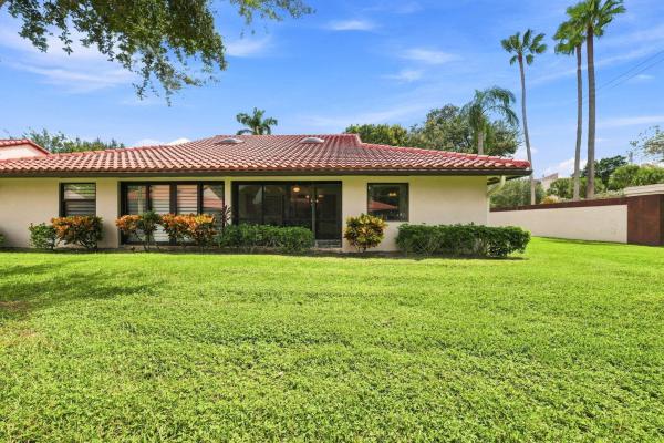 Huntington Pointe, 6356 Kings Gate Cir, Delray Beach, Florida 33484, image 2