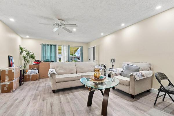 912 Savannas Point Dr #Apt b, Fort Pierce, Florida 34982, image 3